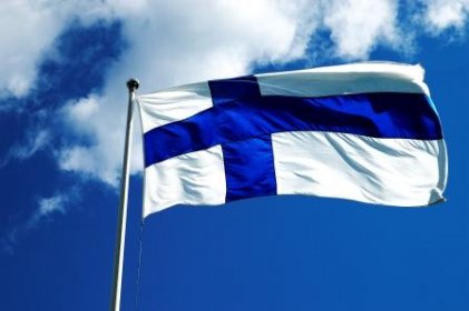 Suomalaisuutta kuvaa parhaiten Suomen lippu | Suomalaisen Työn Liitto