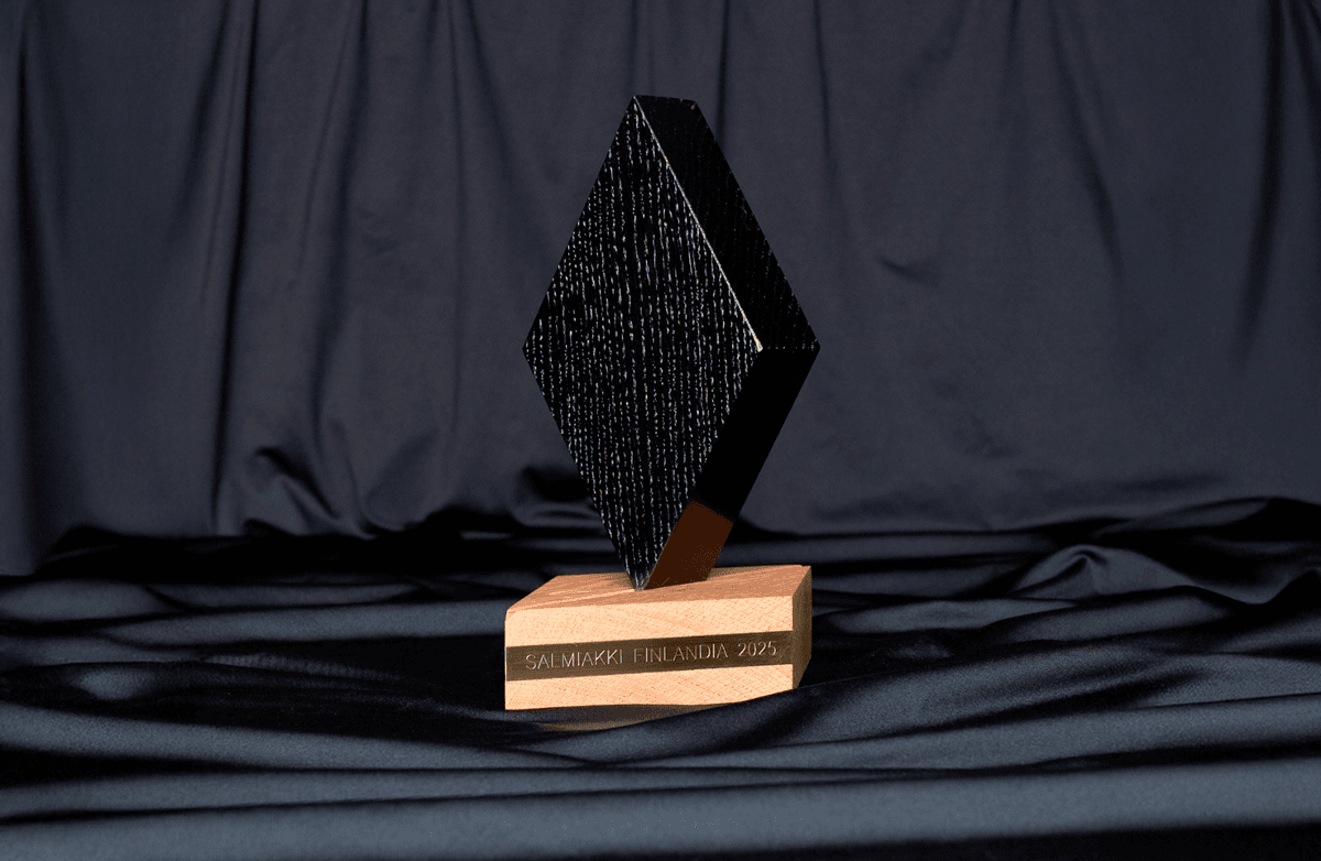 Salmiakin muotoinen Salmiakki Finlandia -pokaali