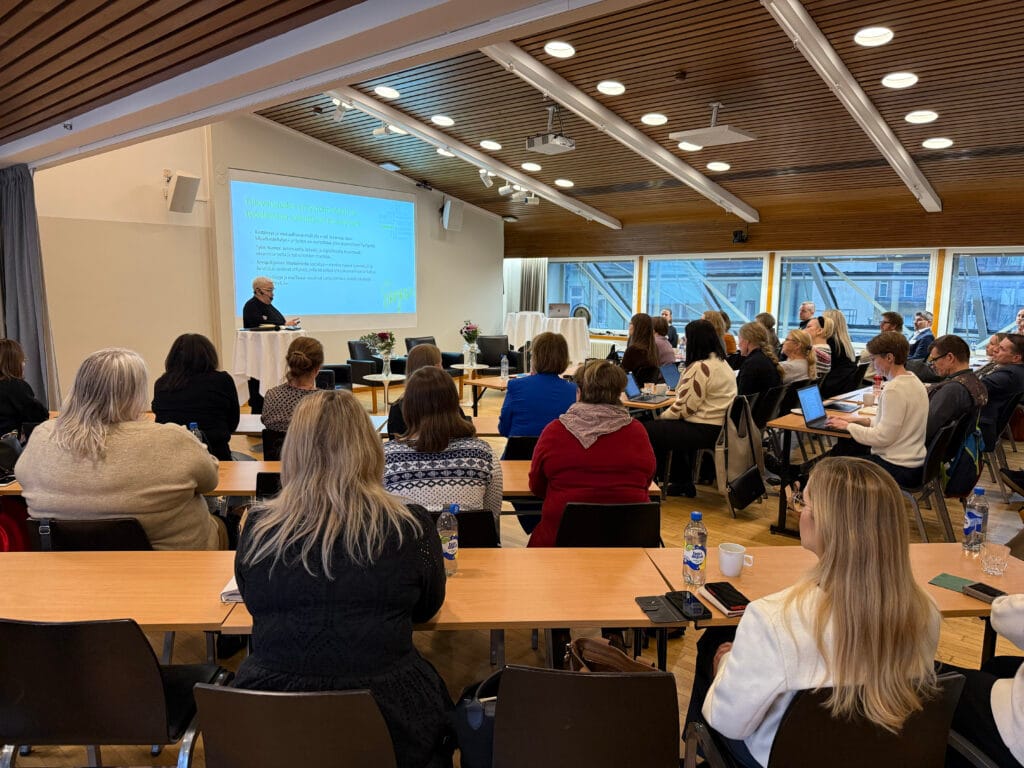 Kuva yleisöstä Työelämän suunnannäyttäjät -tilaisuudesta 20.11.2025.